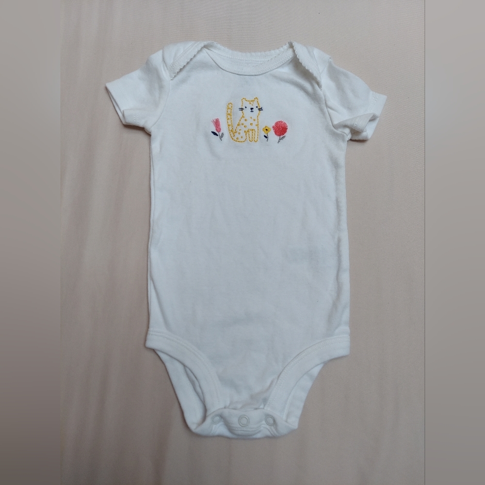 Brand New embroidered 🐈 Carter's 6M